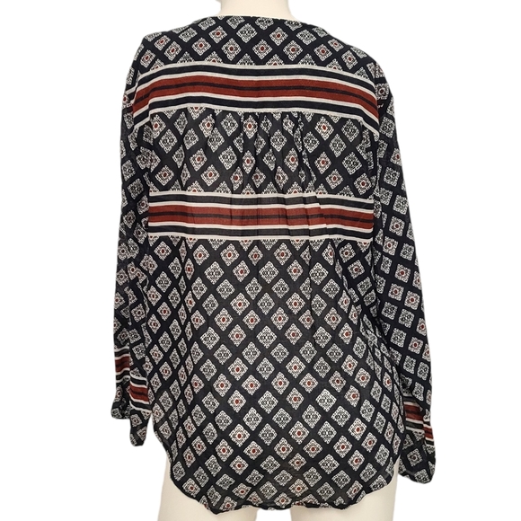 HippIe Laundry Surplice Blouse size Large - Picture 5 of 8